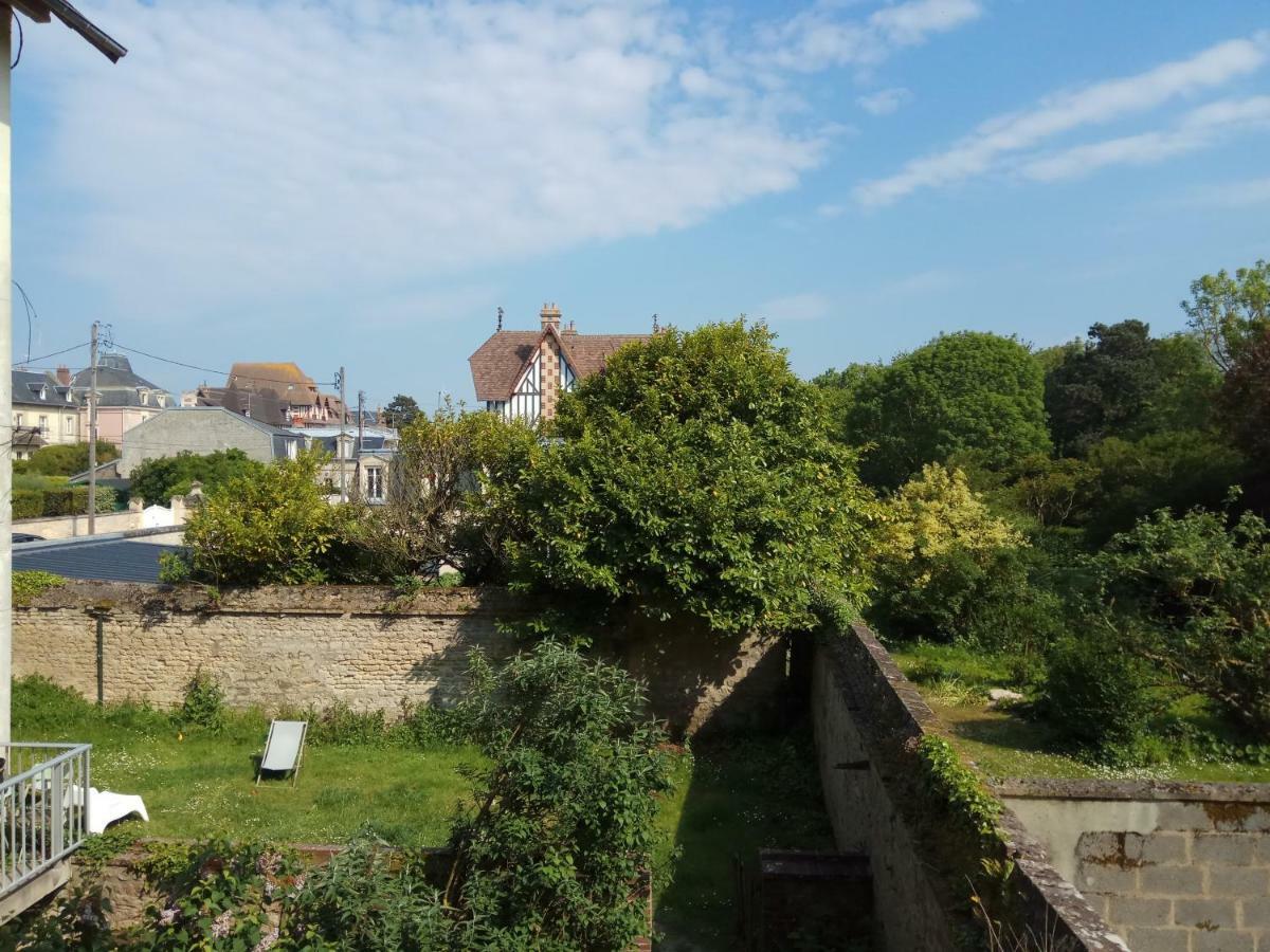 La Sapiniere Villa Hermanville-sur-Mer Exteriör bild